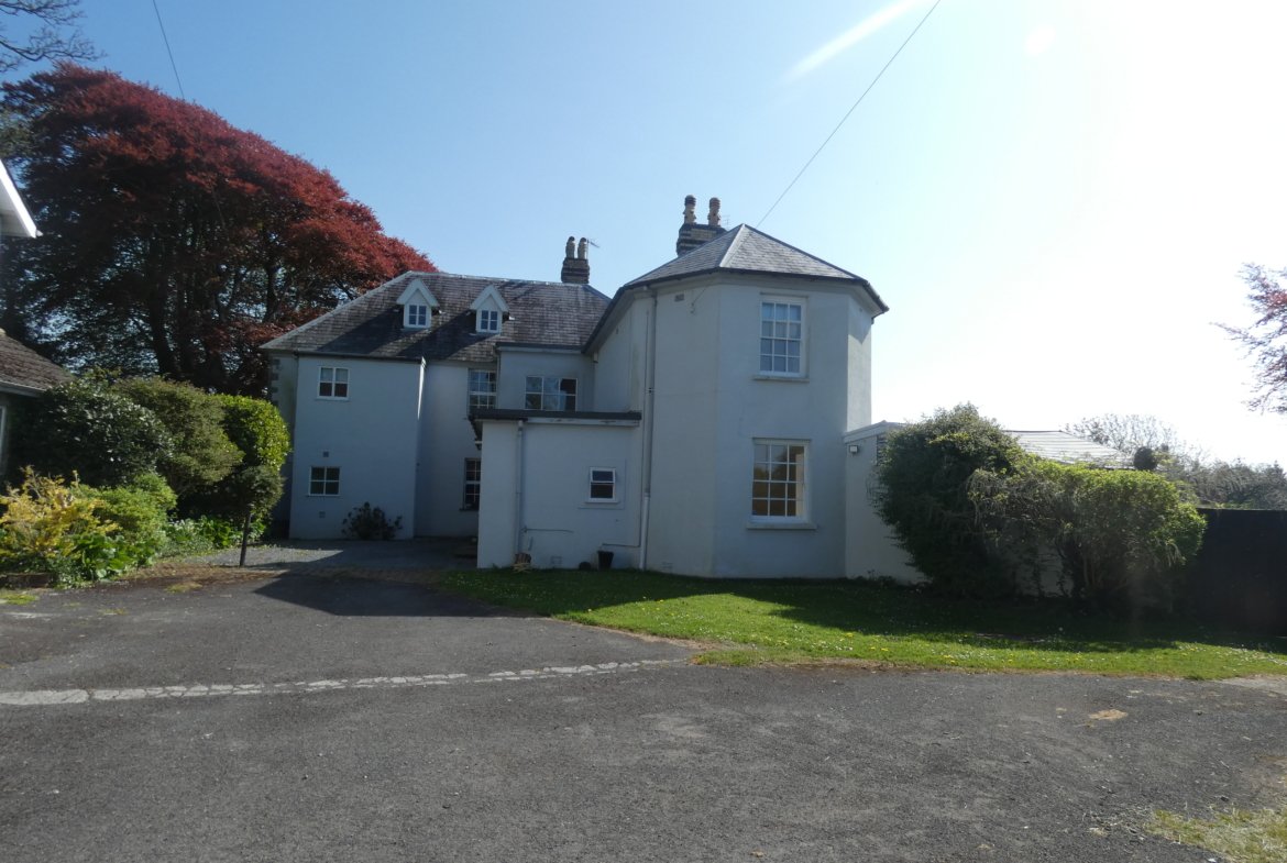 Herberts Lodge – Elegant Historical Home with Private Grounds (To Let)