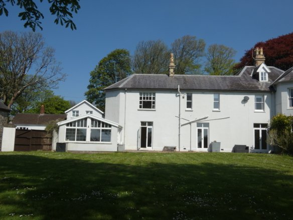 Herberts Lodge – Elegant Historical Home with Private Grounds (To Let)