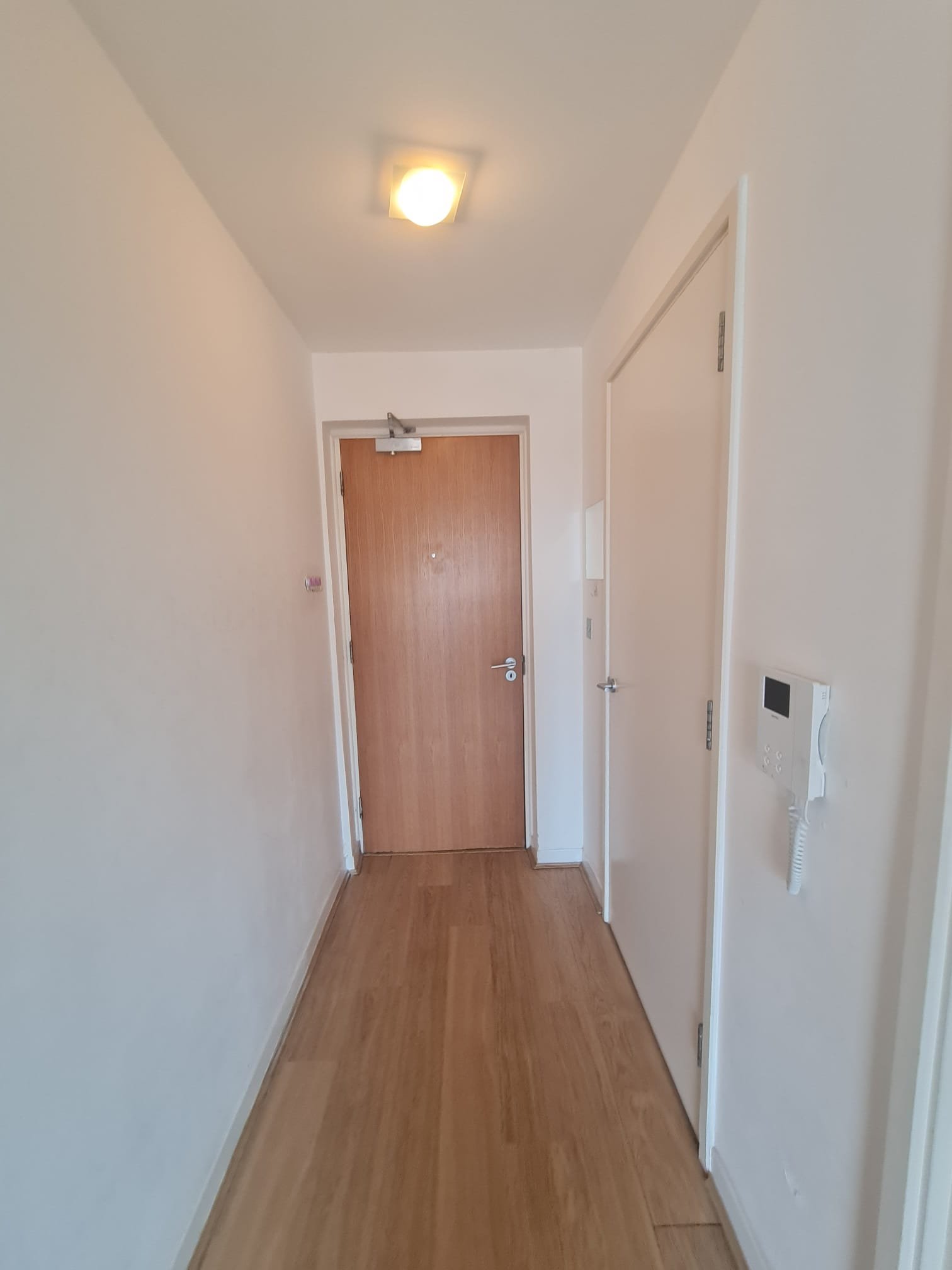 2 Bedroom Apartment For Sale – Swansea. SA1