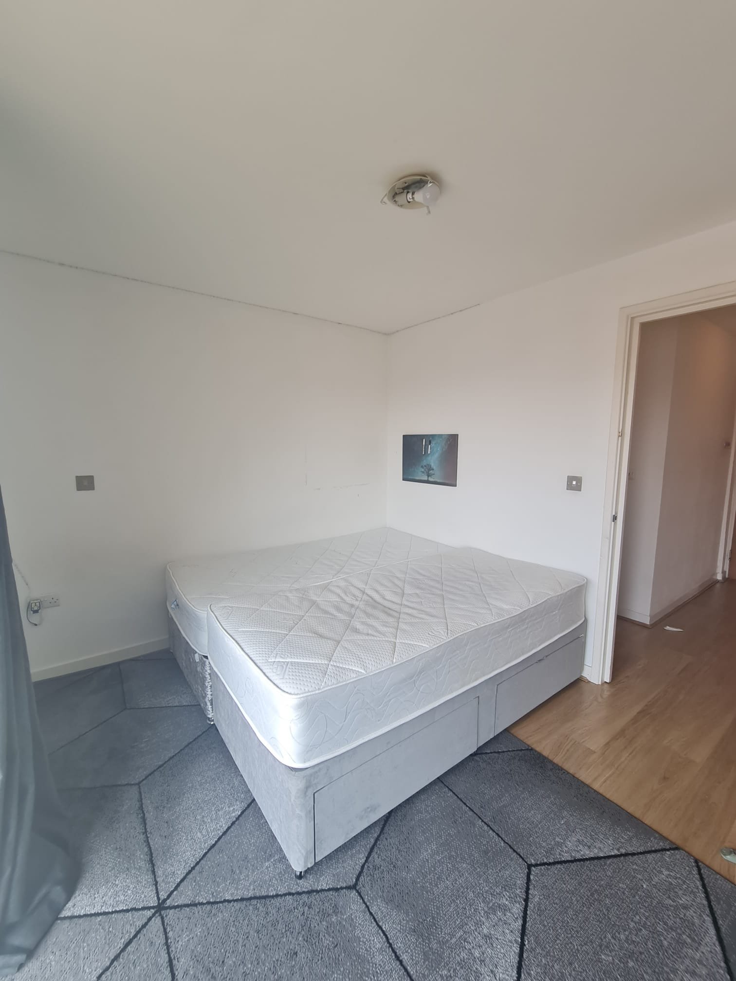 2 Bedroom Apartment For Sale – Swansea. SA1