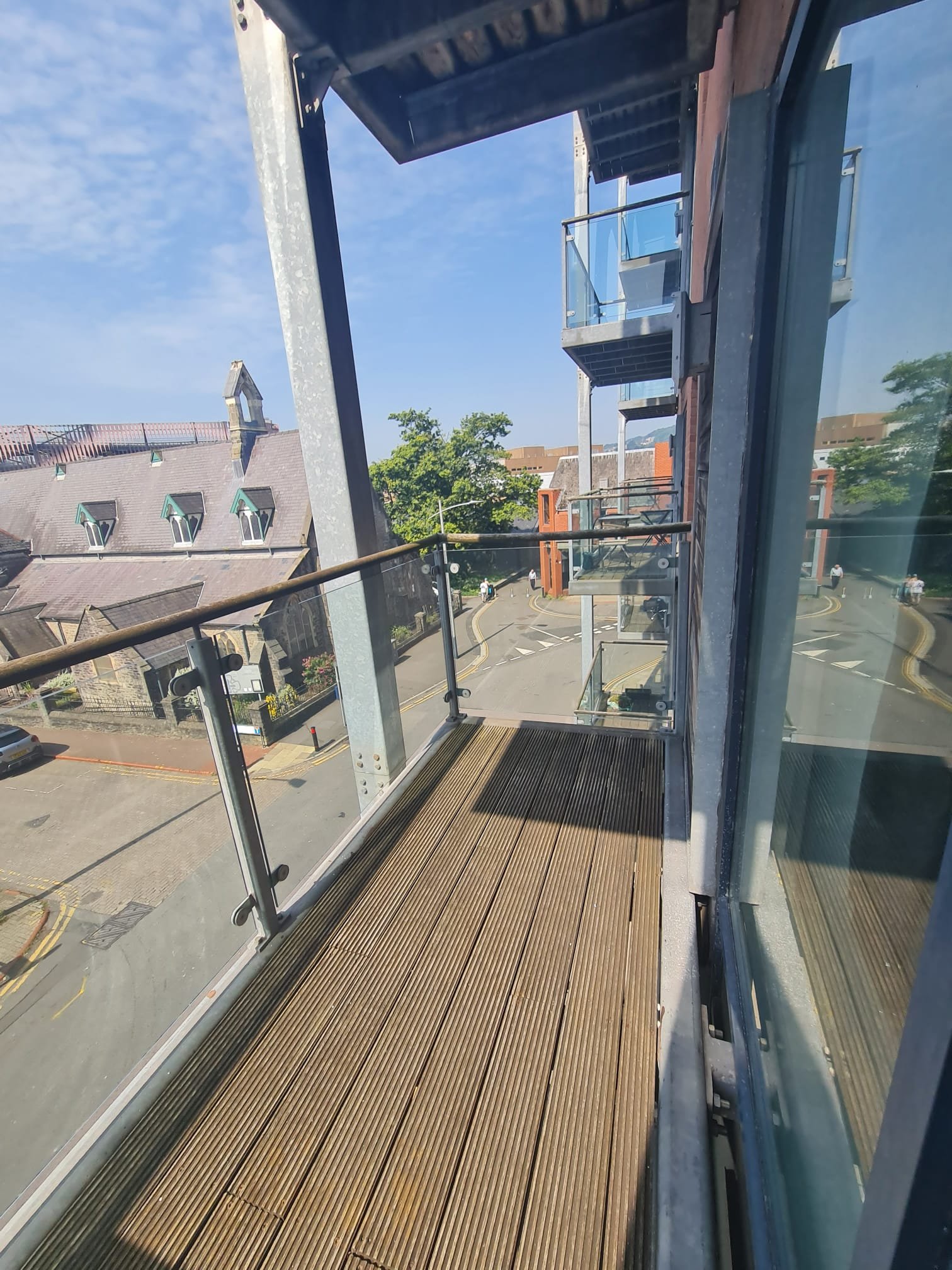 2 Bedroom Apartment For Sale – Swansea. SA1
